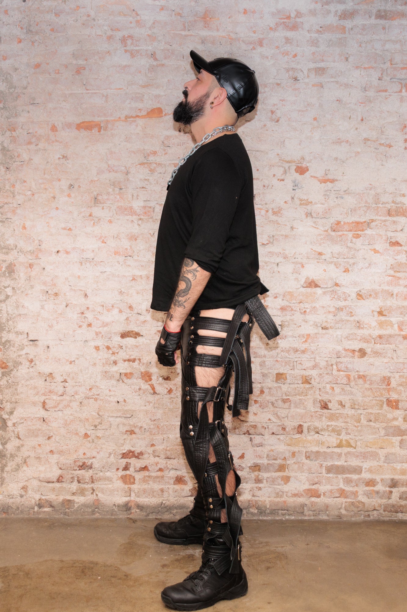 Pantalón de piel negra reciclada 'Cuervo'